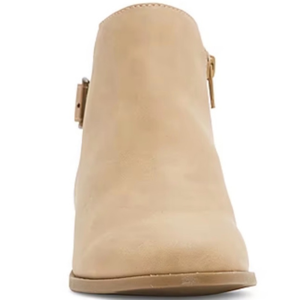 Women's boots. Size 8 - Picture 2 of 4